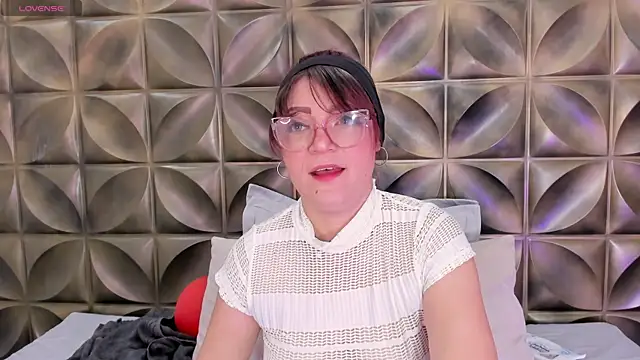 Snapshot of Gaia_rougee chatting on 05-23-26, 01:10 Gaia rougee online show from 05-23-26, 01:10