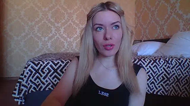 Snapshot of Softy_Aura_ chatting on 05-05-26, 09:34 Softy Aura online show from 05-05-26, 09:34