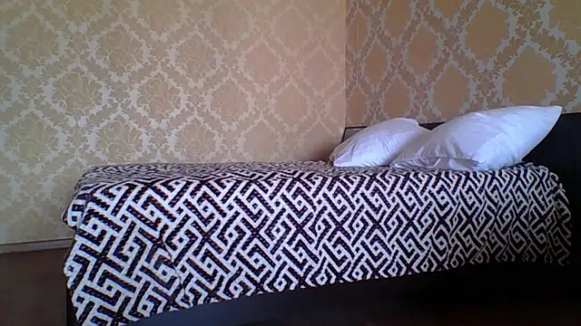 Snapshot of Softy_Aura_ chatting on 06-15-26, 10:48 Softy Aura online show from 06-15-26, 10:48
