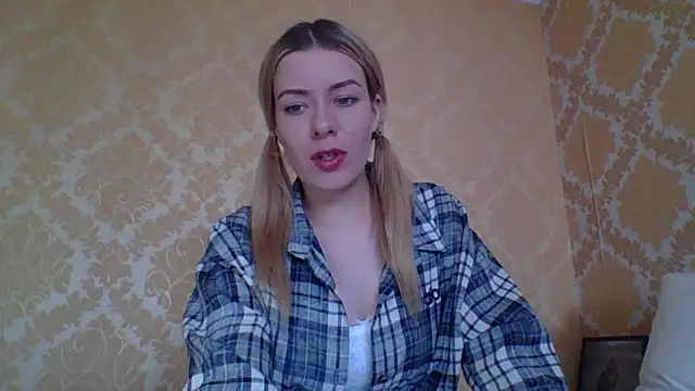 Snapshot of Softy_Aura_ chatting on 06-16-26, 02:06 Softy Aura online show from 06-16-26, 02:06