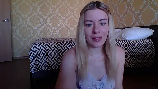 Snapshot of Softy_Aura_ chatting on 05-25-26, 01:32 Softy Aura online show from 05-25-26, 01:32