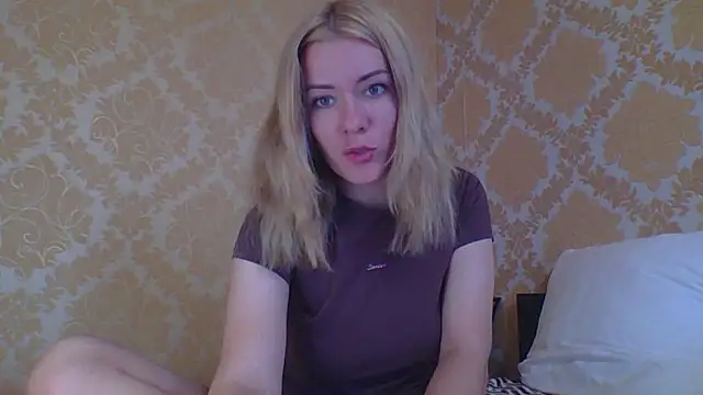 Snapshot of Softy_Aura_ chatting on 07-15-26, 04:25 Softy Aura online show from 07-15-26, 04:25