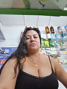 Snapshot of roxana_sexy_2026 chatting on 06-01-26, 02:17 roxana sexy 2026 online show from 06-01-26, 02:17