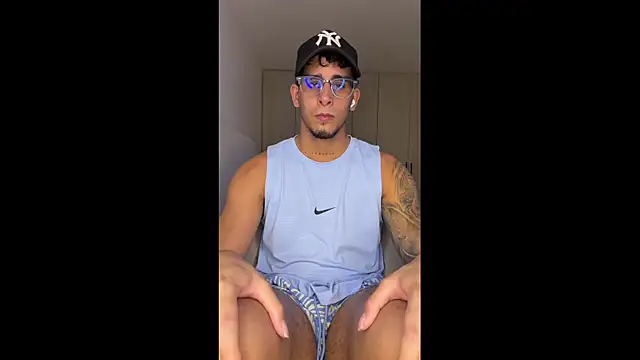Iamcamilo   online show from 05-19-26, 08:32
