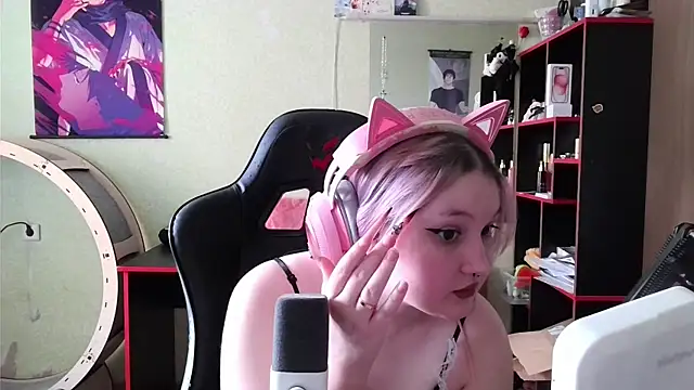 ZoyaMek online show from 04-25-26, 06:05