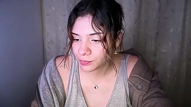 Snapshot of Im__molly6 chatting on 05-25-26, 05:07 Im molly6 online show from 05-25-26, 05:07