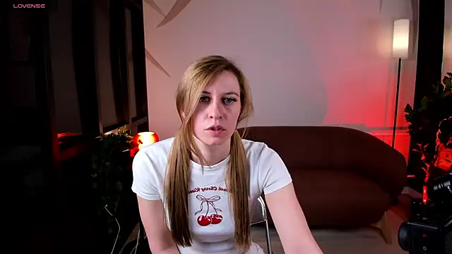 LunaLuxe   online show from 04-24-26, 08:05