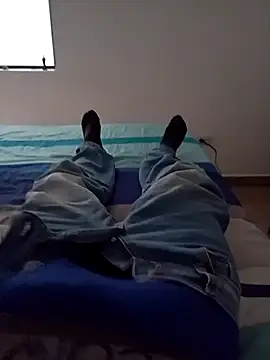 alejo garcia0 online show from 04-26-26, 10:07