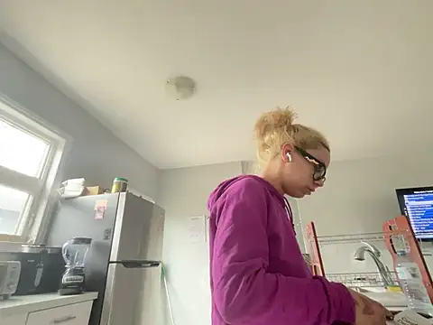 Badlilfantasy online show from 05-06-26, 06:45