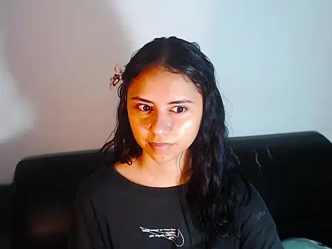 Snapshot of BellaLuxxs chatting on 06-06-26, 10:15 BellaLuxxs online show from 06-06-26, 10:15