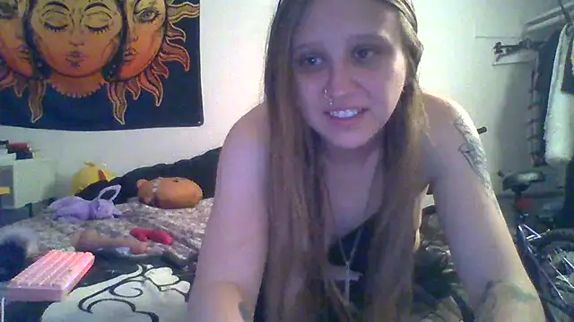 Snapshot of BunnyHooppss chatting on 06-14-26, 05:25 BunnyHooppss online show from 06-14-26, 05:25
