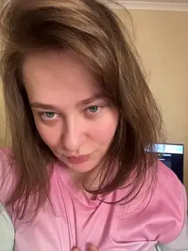 Snapshot of BettyRussian chatting on 05-12-26, 01:50 BettyRussian online show from 05-12-26, 01:50
