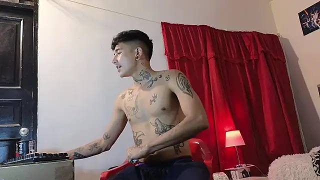 charles carterxxx online show from 05-05-26, 08:01