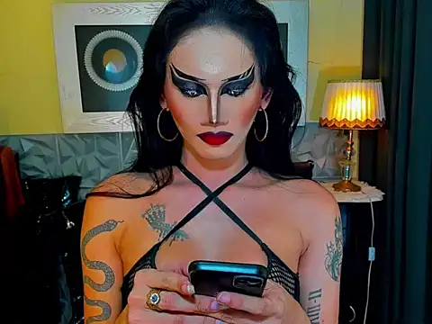 Snapshot of lubottarah chatting on 06-18-26, 01:05 lubottarah online show from 06-18-26, 01:05
