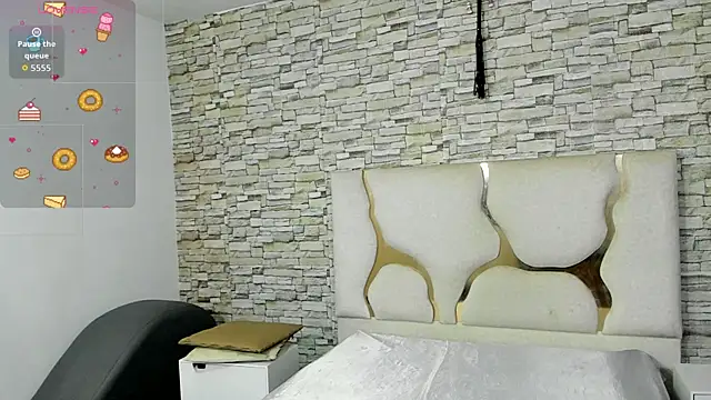 Yenn tay online show from 06-17-26, 11:42