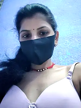 Snapshot of RUHI_1143 chatting on 05-20-26, 04:15 RUHI 1143 online show from 05-20-26, 04:15