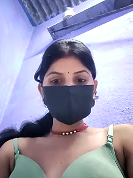 Snapshot of RUHI_1143 chatting on 05-23-26, 03:00 RUHI 1143 online show from 05-23-26, 03:00