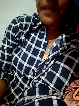 Snapshot of Tamil_Hot_HoneyBee chatting on 07-23-26, 03:04 Tamil Hot HoneyBee online show from 07-23-26, 03:04