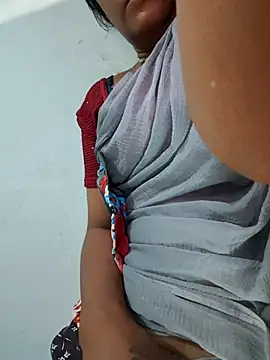 Snapshot of Tamil_Hot_HoneyBee chatting on 07-05-26, 04:06 Tamil Hot HoneyBee online show from 07-05-26, 04:06