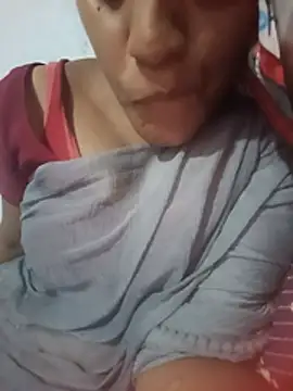 Snapshot of Tamil_Hot_HoneyBee chatting on 06-15-26, 08:03 Tamil Hot HoneyBee online show from 06-15-26, 08:03