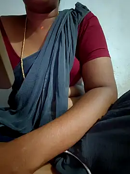 Snapshot of Tamil_Hot_HoneyBee chatting on 07-31-26, 05:32 Tamil Hot HoneyBee online show from 07-31-26, 05:32