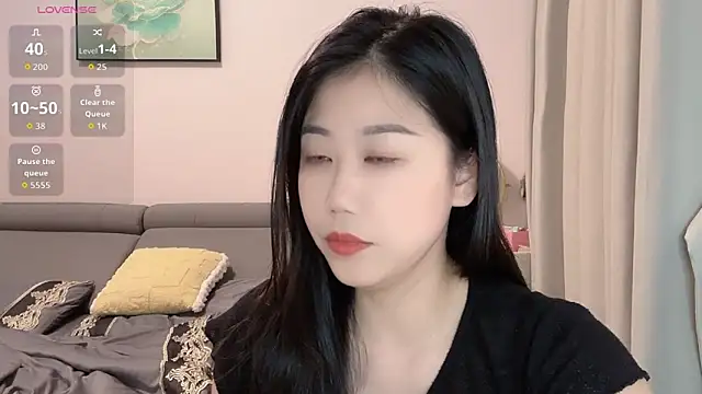 Snapshot of F-Yuwei chatting on 05-26-26, 03:21 F-Yuwei online show from 05-26-26, 03:21