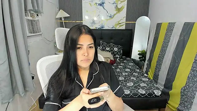 MissAndersonHoly online show from 04-27-26, 10:35