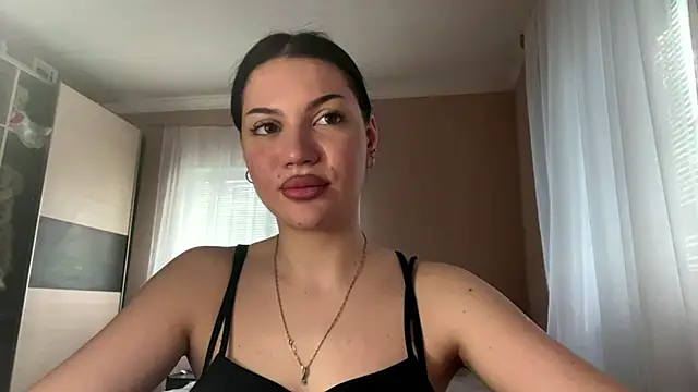 Snapshot of CrystalMuze chatting on 04-29-26, 01:48 CrystalMuze online show from 04-29-26, 01:48