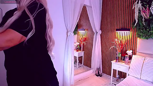 Snapshot of BunnyGoneBad chatting on 06-02-26, 04:12 BunnyGoneBad online show from 06-02-26, 04:12