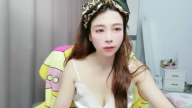 Snapshot of xiaoxiaohong030 chatting on 06-17-26, 03:17 xiaoxiaohong030 online show from 06-17-26, 03:17