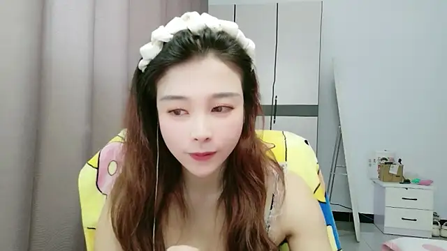 Snapshot of xiaoxiaohong030 chatting on 06-11-26, 02:53 xiaoxiaohong030 online show from 06-11-26, 02:53