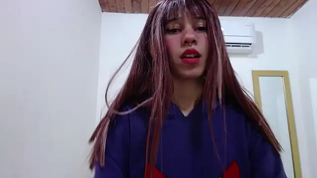 Loly Petit online show from 04-28-26, 07:40