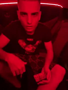 Milanese22 online show from 04-26-26, 07:11