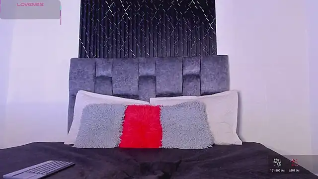 ThiagoSexy005 online show from 07-18-26, 12:41