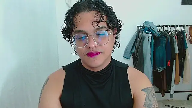 Snapshot of Diane_exotic chatting on 05-18-26, 11:42 Diane exotic online show from 05-18-26, 11:42