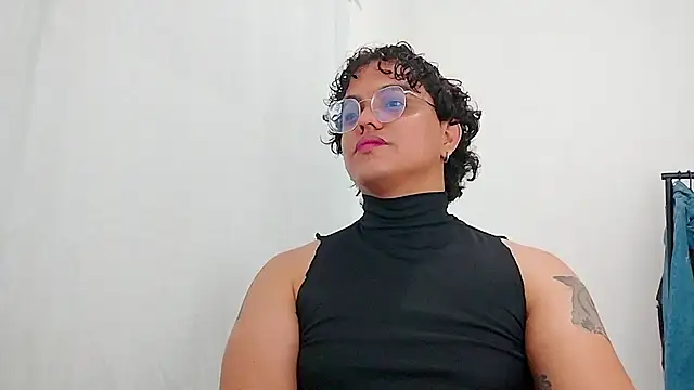 Snapshot of Diane_exotic chatting on 04-28-26, 02:27 Diane exotic online show from 04-28-26, 02:27