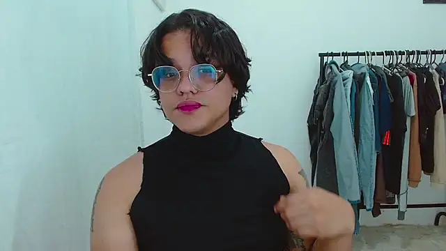 Snapshot of Diane_exotic chatting on 05-22-26, 11:36 Diane exotic online show from 05-22-26, 11:36