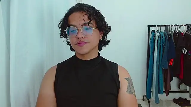 Snapshot of Diane_exotic chatting on 06-11-26, 02:53 Diane exotic online show from 06-11-26, 02:53