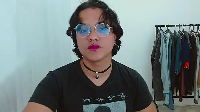 Snapshot of Diane_exotic chatting on 05-27-26, 11:01 Diane exotic online show from 05-27-26, 11:01