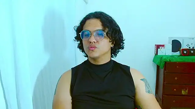 Snapshot of Diane_exotic chatting on 07-15-26, 12:50 Diane exotic online show from 07-15-26, 12:50
