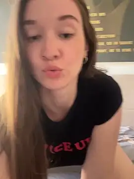 Snapshot of Dianyx chatting on 05-27-26, 02:24 Dianyx online show from 05-27-26, 02:24