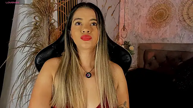 Snapshot of Leidy_2026 chatting on 05-11-26, 01:01 Leidy 2026 online show from 05-11-26, 01:01