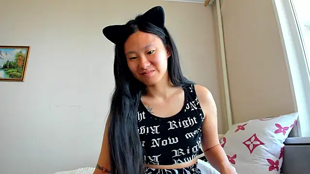 LeyaHanami online show from 06-19-26, 09:26