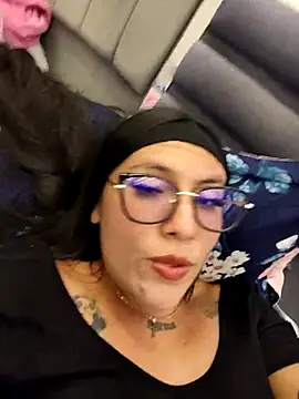 Snapshot of valeryrouse27 chatting on 05-06-26, 12:25 valeryrouse27 online show from 05-06-26, 12:25