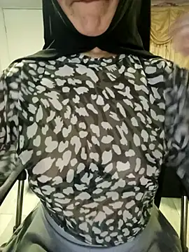 Snapshot of nadia__abaud chatting on 11-04-25, 02:04 nadia abaud online show from 11-04-25, 02:04