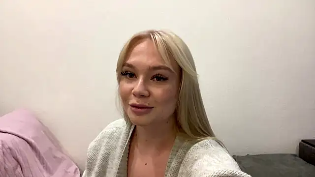 GooLana online show from 04-25-26, 03:09