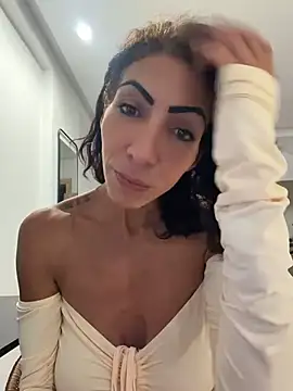 Yasmiinee online show from 06-20-26, 07:52