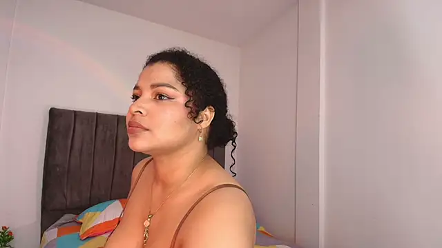 Snapshot of Nerea- chatting on 05-17-26, 02:33 Nerea- online show from 05-17-26, 02:33