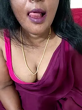 Snapshot of Sunitha-tamilponu chatting on 06-12-26, 02:31 Sunitha-tamilponu online show from 06-12-26, 02:31