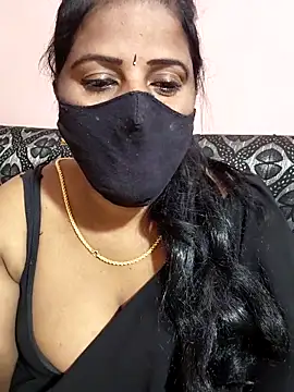 Snapshot of Sunitha-tamilponu chatting on 04-28-26, 06:56 Sunitha-tamilponu online show from 04-28-26, 06:56